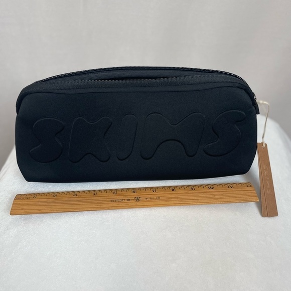 Skins neoprene case W/O shapeware - Picture 1 of 8